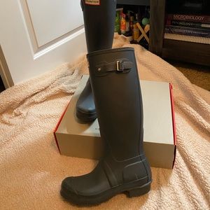 Tall hunter boots